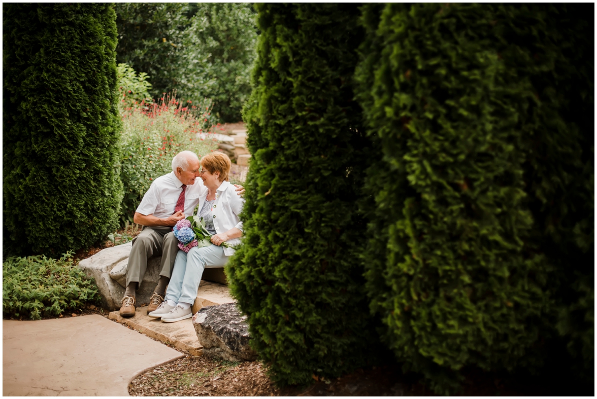 best knoxville photographer sarah keenan westlabd farms studio family wedding